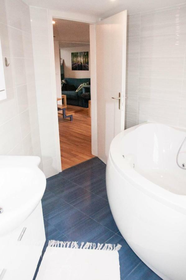Stylish With Castle View & Free Parking
